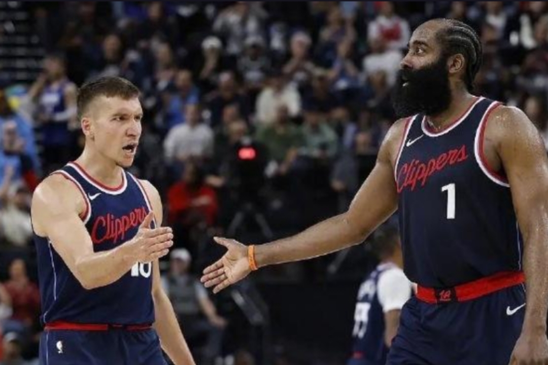 开云-JackeyLove迎来十二赛季出色发挥,美国队观众热烈欢呼!-开云