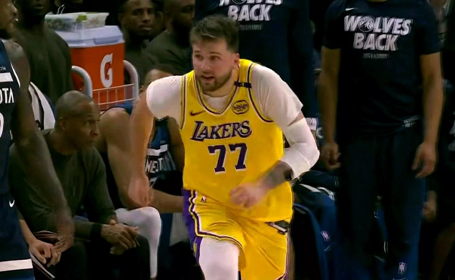 中国官方网站-东契奇遭遇十二持续失利,法国队教练压力巨大!-中国官方网站